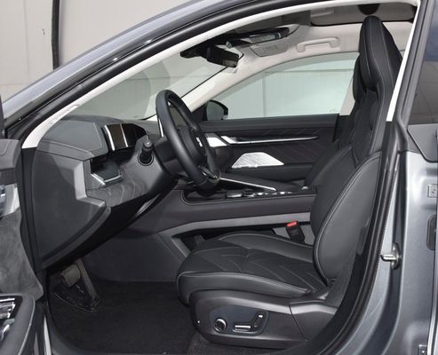 2023 Zeekr 001 EV Car con 5 posti 546 km chilometraggio e servizio post-vendita online / locale
