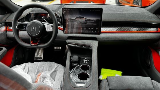Hatchback Zeekr 001 You Edizione 100 Kwh Orange Color con Z-Sport Prodotto nel 2024