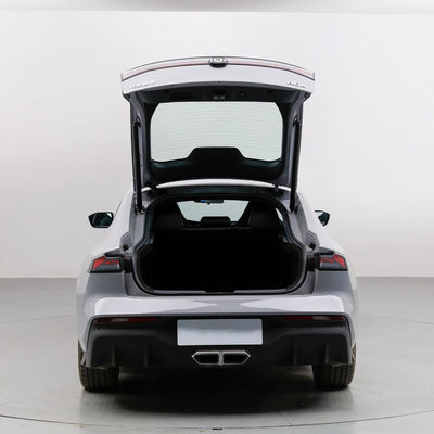 Sistema di frenatura elettromagnetica per una guida sicura in Changan Qiyuan A06 Energy Electric Car