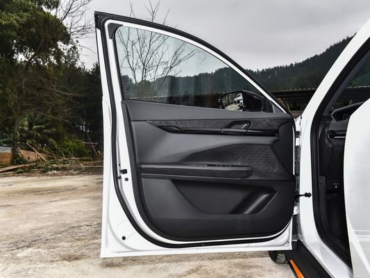Uni-V 5 posti auto a benzina richiesta personalizzata Changan Uni-V 1.5t auto a benzina berlina