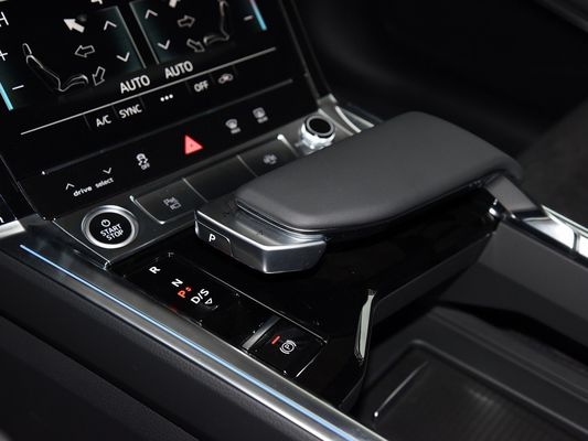 Audi E-Tron 2021 50 Quattro SUV elettrico utilizzato con sistema di frenata elettromagnetico