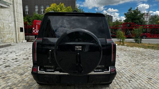Polar Stone 01 2023modello 6 posti Versione AWD con colore esterno nero