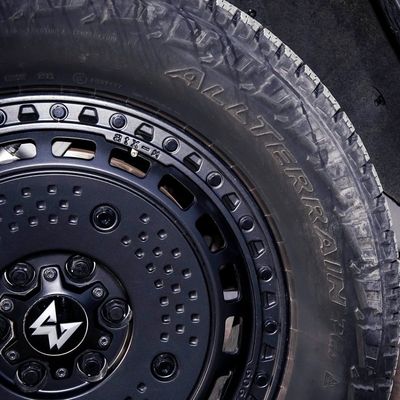 EV Car M-Hero 917 Extended Range Mhero 917 Ibrido SUV grande Tipo di carburante elettrico