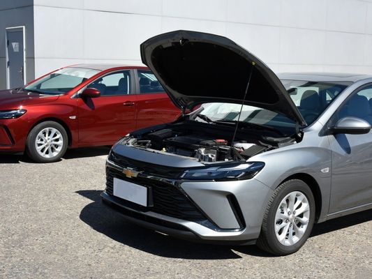 2023 Chevrolet Monza Sedan a doppia frizione con cambio automatico e sistema di frenata Epb