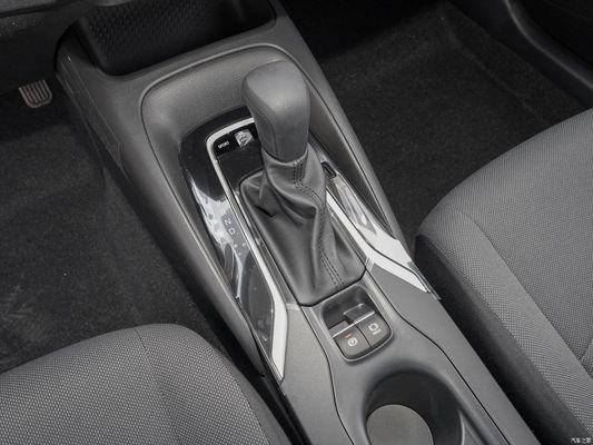 Toyota Corolla 2021 TNGA CVT Elite Edition Spaziosa e comoda auto a benzina