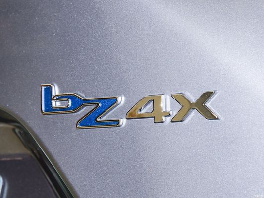 2023 Toyota Bz4X X-Mode Awd Ultra Edition SUV EV con sospensione indipendente Mcpherson