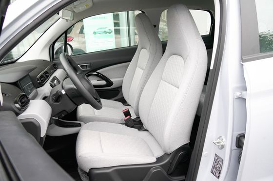 2022 White Jade Edition Leapmotor T03 con 5 posti 5050x1902x1509