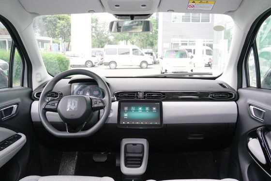 2022 White Jade Edition Leapmotor T03 con 5 posti 5050x1902x1509