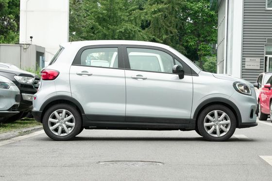 2022 White Jade Edition Leapmotor T03 con 5 posti 5050x1902x1509