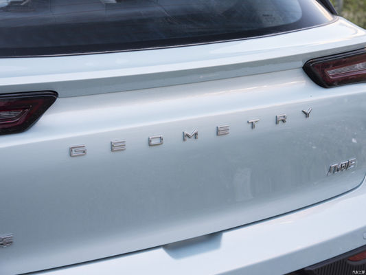 Geely Geometry E 2023 320KM Handsome Tiger 5 posti SUV elettrico con 295L volume bagaglio