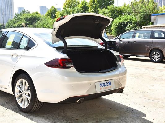 Buick Regal 2024 28t Indulge Versione Automobile a benzina con sistema di frenatura Epb e Benefit