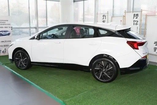 Tipo di carrozzeria chiusa Buick Velite Blu 6 Comfort Edition 430km 5 posti e più per le esigenze