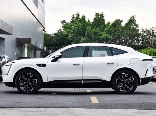 Tipo di carrozzeria chiusa Hongmeng 116 gradi versione a trazione posteriore Auto elettrica 2023 Avatar 11
