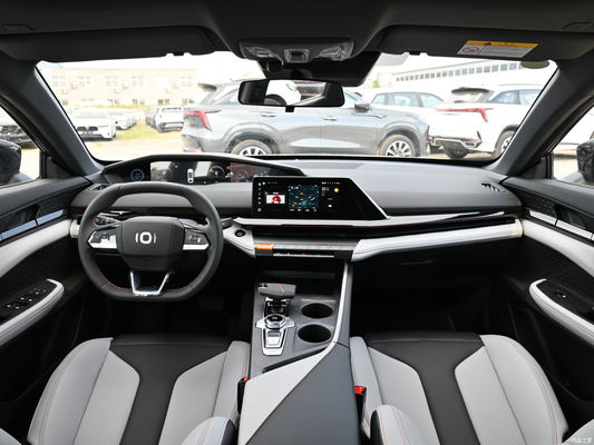 Changan Qi Yuan A06 con colore esterno bianco e sistema di frenatura idraulica