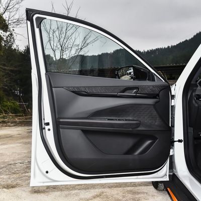 Direzione sinistra Changan Uni-V 1.5t Uni V Autoveicolo a benzina 5 posti Direzione sinistra