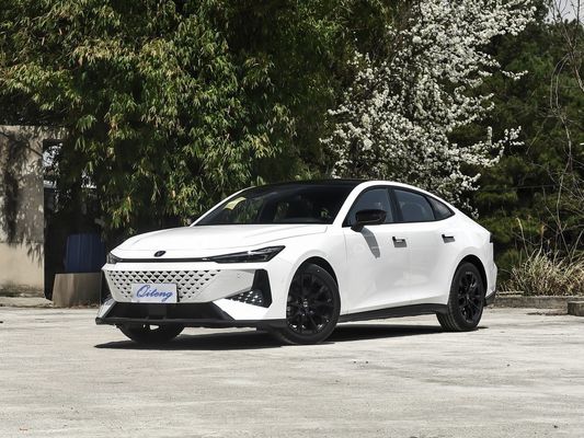Uni-V 1.5t benzina 5 posti berlina Changan con richiesta personalizzata