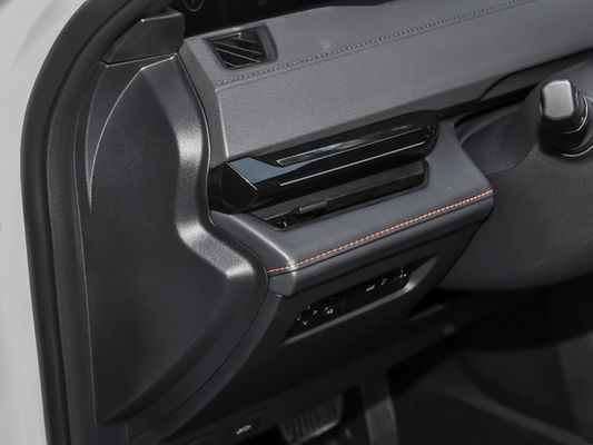 Uni-V 1.5t benzina 5 posti berlina Changan con richiesta personalizzata