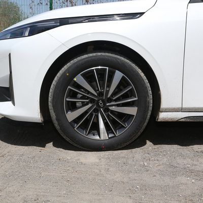 Qiyuan A06 Hotsales Hybrid Cars con certificazione Mgnt e sistema di frenatura idraulica