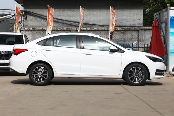 Chery Arrizo 5 2021 Modello PRO 1.5L CVT Youth Edition 5 posti a sinistra