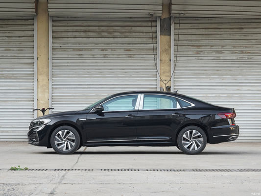 Modello 2023 VW Passat PHEV Long Battery Life Sedan di lusso per le esigenze dei clienti