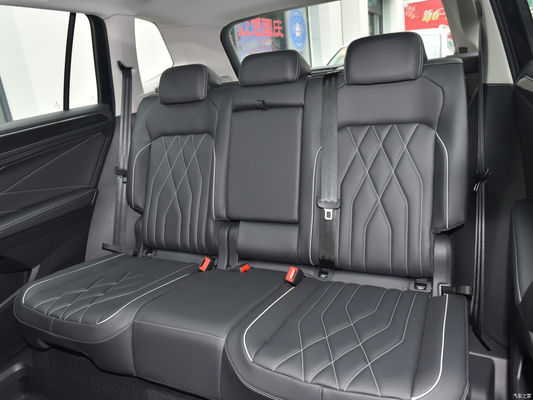 2023 Volkswagen Tiguan L 330tsi Fwd Smart Edition SUV all'interno di Drive FWD P0000099