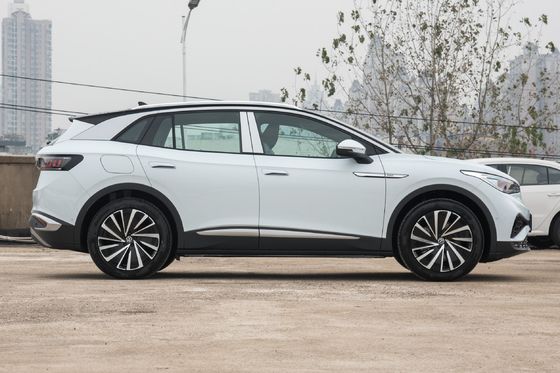 Volkswagen ID. 4 X 2023 Intelligent Enjoyment Long-Range Edition con carrozzeria chiusa