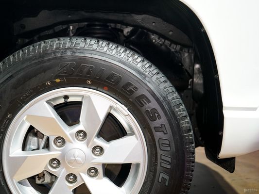 Personalizzazione Pickup Veicolo diesel Mitsubishi L200 2023 2.3t Tanqu Velocità massima 171 Km/H