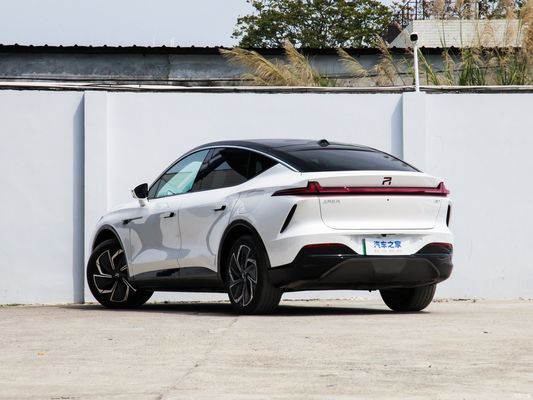 Rising Auto R7 Screen Master PRO 2023 Veicolo elettrico EV con 5 posti e lungo raggio