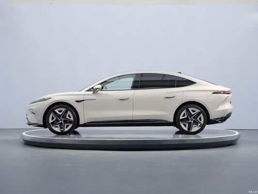 Veicolo elettrico EV Hatchback Rising Auto F7 2023 Long-Rang PRO Auto con e 5 posti