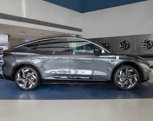 2023 Rising Auto R7 Long-Range Screen Master Version Electric Crossover con Design