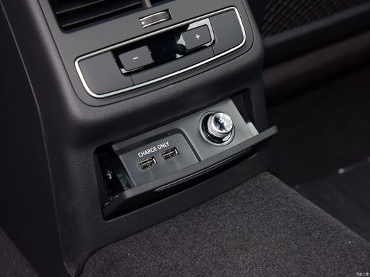 Audi A4l 2023 45tfsi Quattro Selected Dynamic Version Sedan con cambio automatico