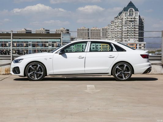 58L Serbatoio di olio Velocità massima 230km/h Audi A4l 2023 40tfsi Quattro Luxury Dynamic Version