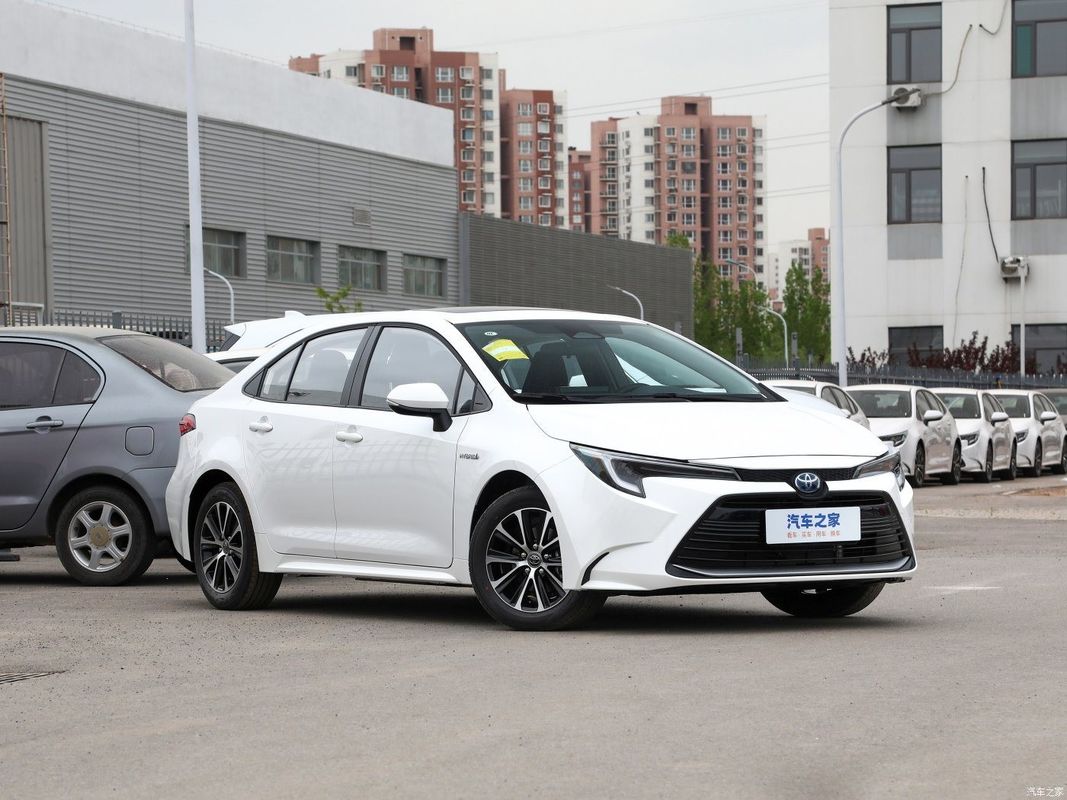 Auto 1.8L Hybrid a doppia frizione Toyota Levin Sedan Auto a benzina con opzione di personalizzazione