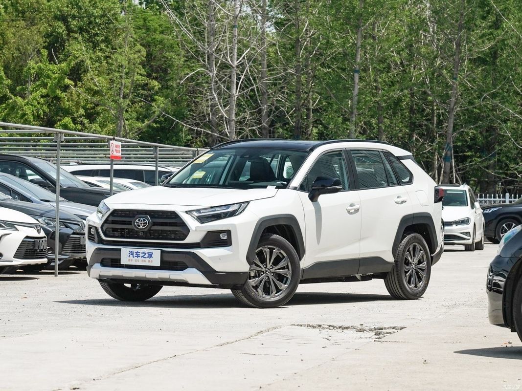 Richiesta personalizzata 2023 Toyota RAV4 SUV 2.0L CVT 4WD Adventure Plus con 5 posti