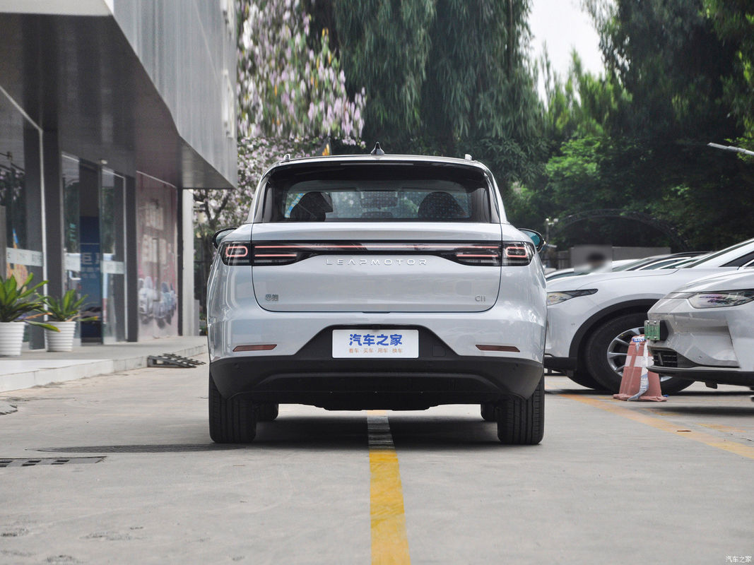 Auto elettrica SUV Veicolo elettrico EV Leap C11 2023 completamente elettrico 500 Zhixiang 5 posti