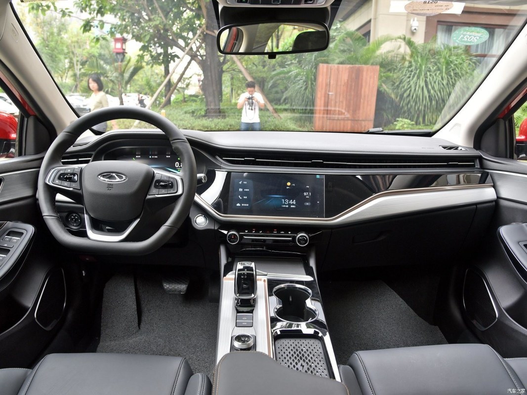 Auto a benzina Chery Arrizo5 Plus Ozawa 1.5T CVT Enjoy PLUS 5 posti per la data di lancio 2021