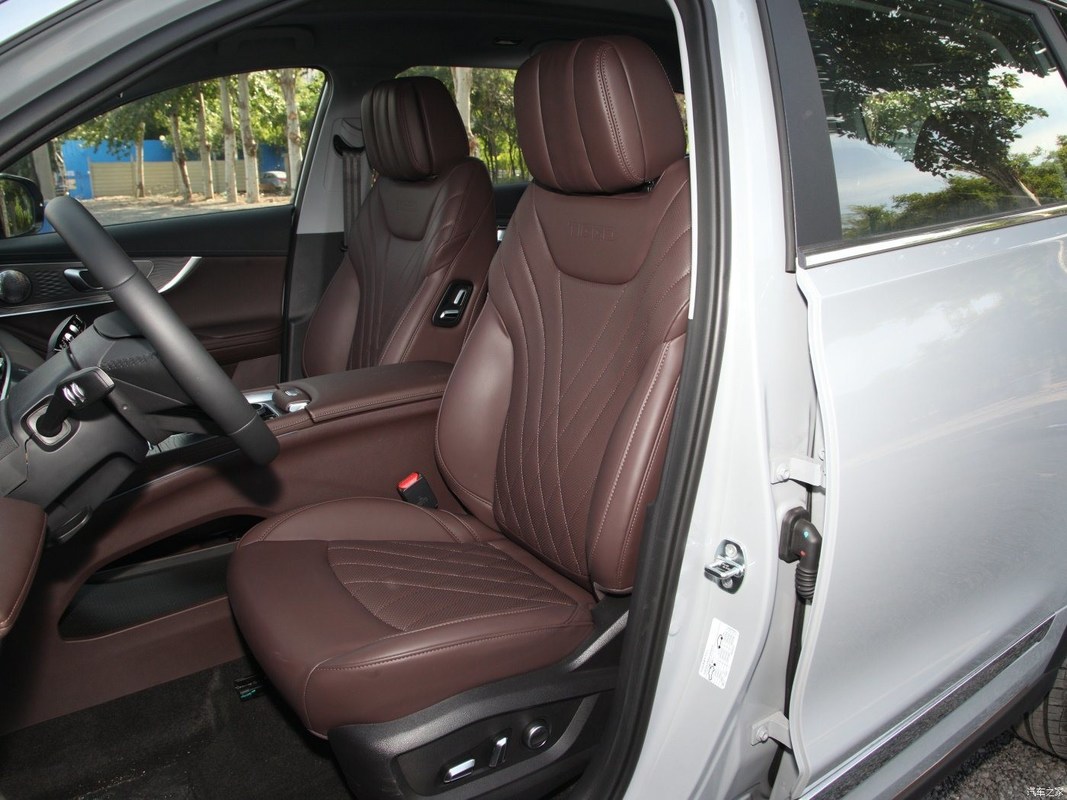 Chery Tiggo8 Pro 2022 290T 2WD Interstellare 7 posti SUV a benzina con benzina a combustibile