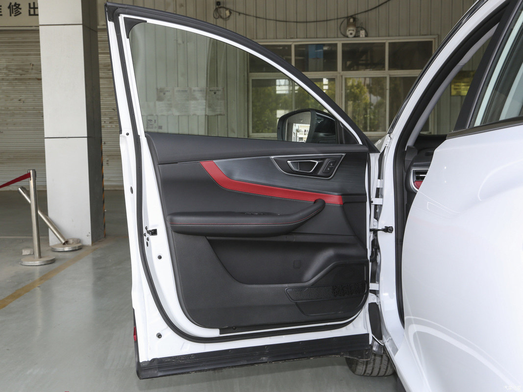 SUV Chery Tiggo7 Superpower 1.5t CVT Superpower Warrior Auto a benzina Volante sinistro