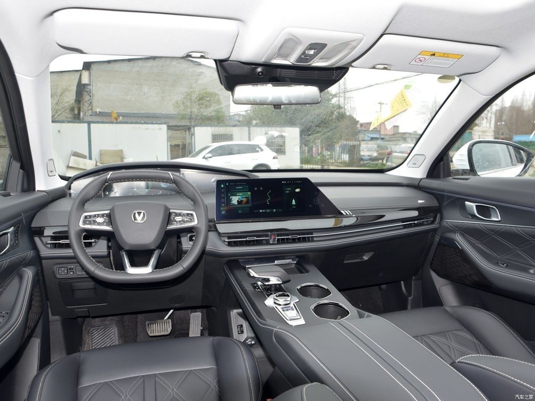 Changan Uni-K 2.0t 4WD Yuexiang SUV Auto a benzina con 4865*1948*1690 Dimensioni