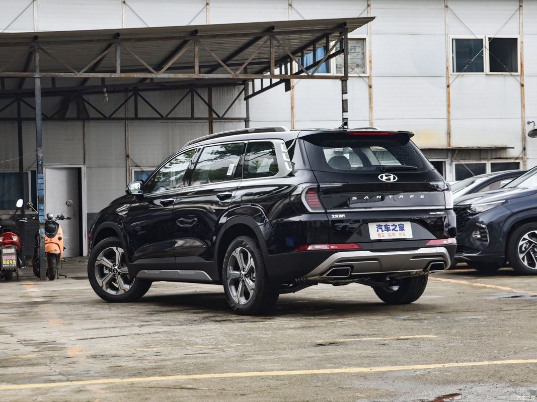 Velocità massima 198 Km/H 2023 Hyundai Santafe Traveller 380t Gdi 4WD Glx Htrac Elite Version