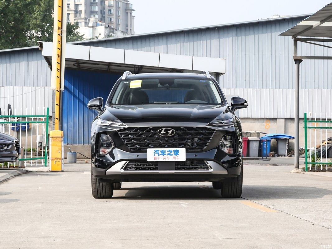 Guida a sinistra 2023 Hyundai Santafe Traveller 380t Gdi 4WD Lux Htrac versione 6 posti