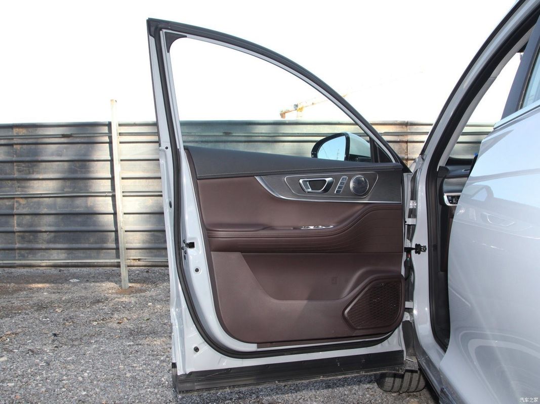 Chery Tiggo8 PRO 290t 2WD Spazio 7 posti auto a benzina SUV con 4745*1860*1745 Dimensioni